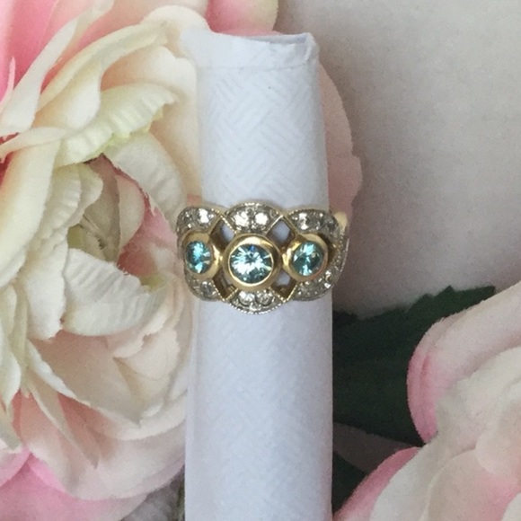 10k GOLD ZIRCON RING - Picture 3 of 7